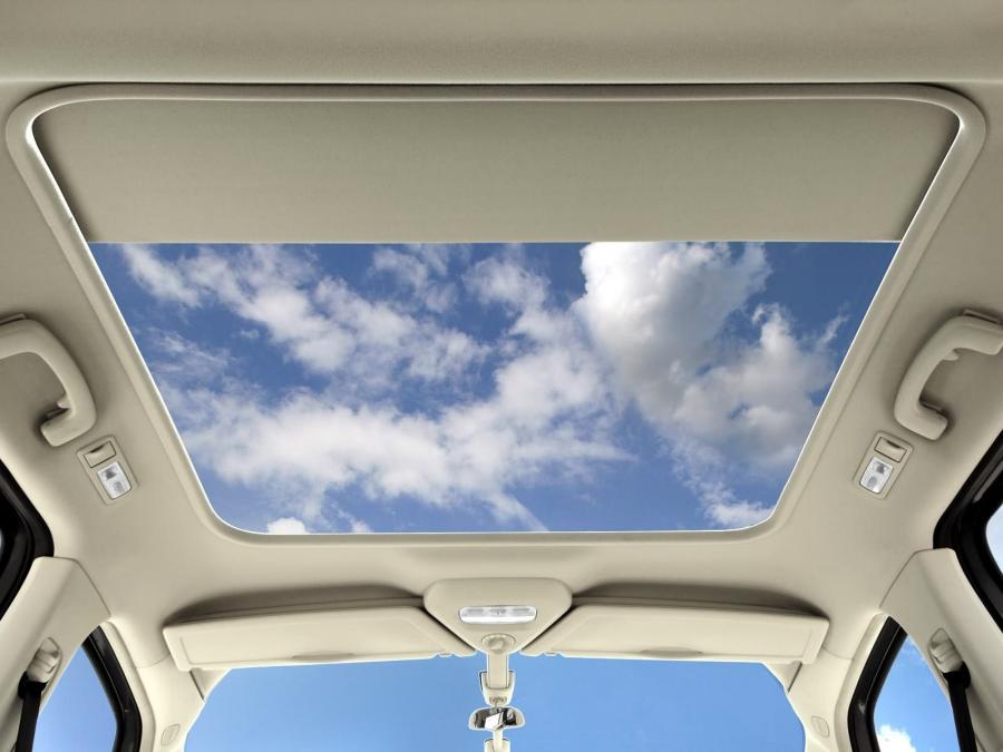  Citroen C4 Picasso 2006 года  (фото 77 из 155)
